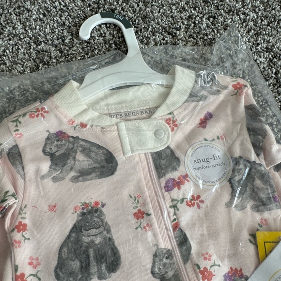 New Burt's Bees Hippo Pajamas - Picture 2 of 6